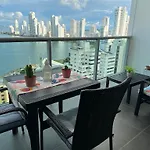apartamento con espectaculares vistas en bocagrande edificio infinitum