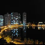 Cartagena Aparta-Estudio De Lujo Piso 12 Frente A La Playa