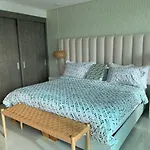 Precioso Apartamento Con Una Vista De Ensueno.