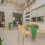 Hostal Barajas House