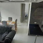 HERMOSO APARTAMENTO CON BALCON, 3 Alcobas