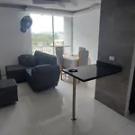 HERMOSO APARTAMENTO CON BALCON, 3 Alcobas