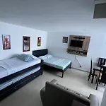 Apartaestudios En Edificio El Conquistador