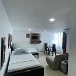 Apartaestudios En Edificio El Conquistador