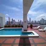 Duplex 803 Edificio Marina Del Rey, Laguito