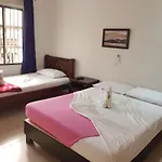 Artur Hostel