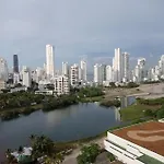 Aparta Estudio Con Balcon Y Vista