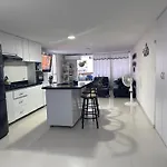 Lindo Apartamento De 3 Alcobas Y De Dos Comodo Para Una Linda Estadia En Cartagena