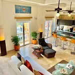 Parque Centenario Apt 206 - Old Town