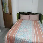 Habitacion Privada, En Apartamento Compartido Solo Con La Propietaria.