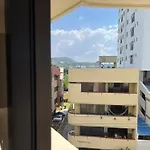 Cabrero, Cerca De La Ciudad Amurallada Y Playa