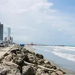 Apartamento Frente a la playa y cercano centro Histórico