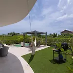 Lujoso Apartamento Con Salida Directa A La Playa Edificio Morros Eco