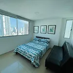 Espectacular Bocagrande, Frente Al Mar, Con Piscina