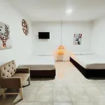 Hostal Maus