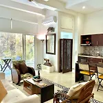 Serene Tropical Getaway