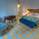 Casa En La Mejor Plaza De La Ciudad Vieja