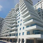 Luxury Beachfront Apartment 6 Guests Plus 1