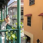 Laurdhomes Historic Center Plaza Santodomingo 3Bth