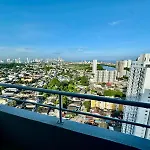 Hermosa Vista Desde El Piso 31 Cerca A Marbella