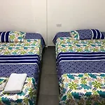Hostal Santorini II