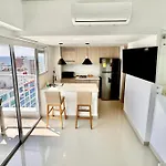 Espectacular Duplex En Bocagrande Con Vista Al Mar Y La Bahia