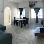 Hostal Santorini II