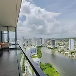 Nuevo Con Impresionante Vista A La Laguna Piso 21
