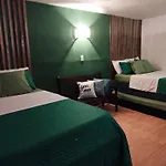 Habitacion Familiar Hasta Para 8 Personas Frente Al Mar Con Aire Acondicionado Y Wifi