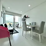Beautiful Condo 3Hab Near Old City Beach & Airport