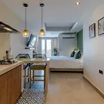 De La Cruz Studio Apartments
