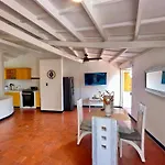 Lovely Duplex With Balcony!