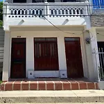 Casa Alojamiento Entero - Cerca Al Castillo San Felipe