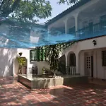 Hotel Vargas Airport