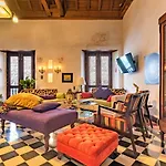 Casa San Pedro - Exclusive 3Br Colonial Apt In Centro Historico By Huespedia