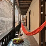 Casa San Pedro - Exclusive 3Br Colonial Apt In Centro Historico By Huespedia