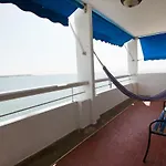 Caribbean Beach - Livin Colombia