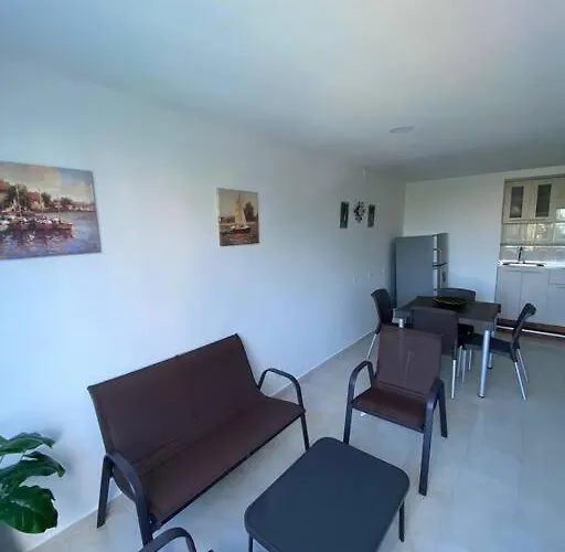 Apartamento Con Piscina Y Cerca A La Playa