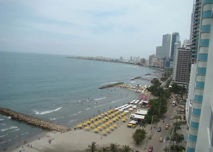 Apartamento , vista a la ciudad antigua y playa