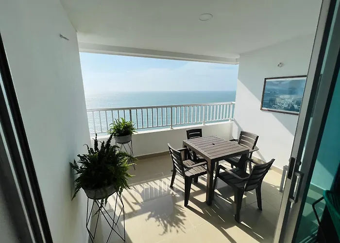 Espectacular Bocagrande, Frente Al Mar, Con Piscina