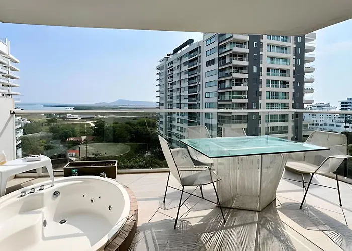 2 Dormitorios Jacuzzi Y Vista Mar. Frente A Playa