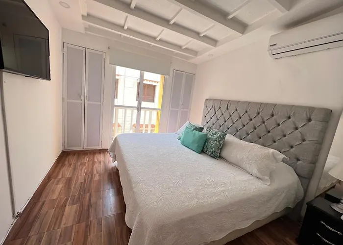 Hermoso Duplex En La Ciudad Amurallada! A218