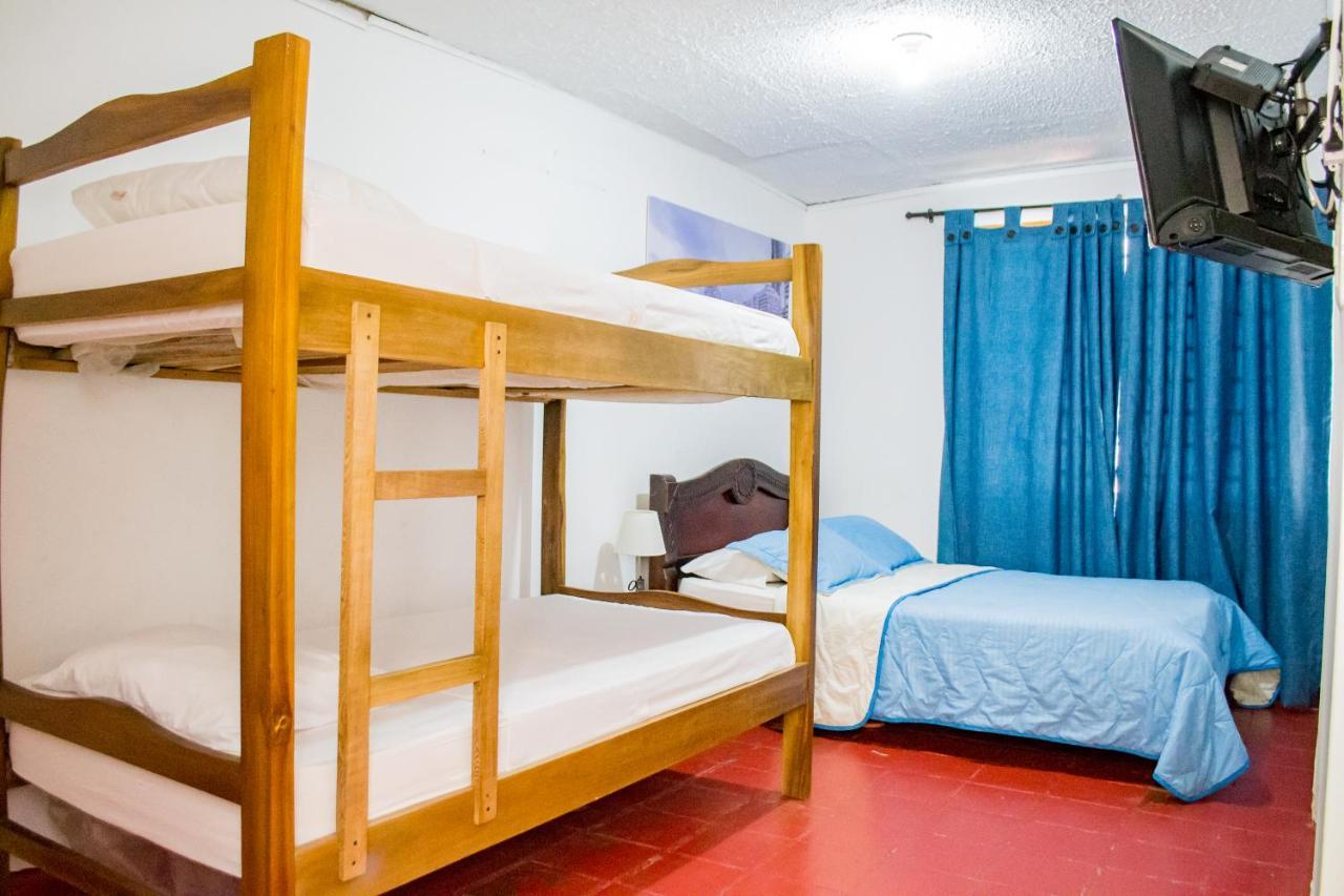 Hostal Ocean View *