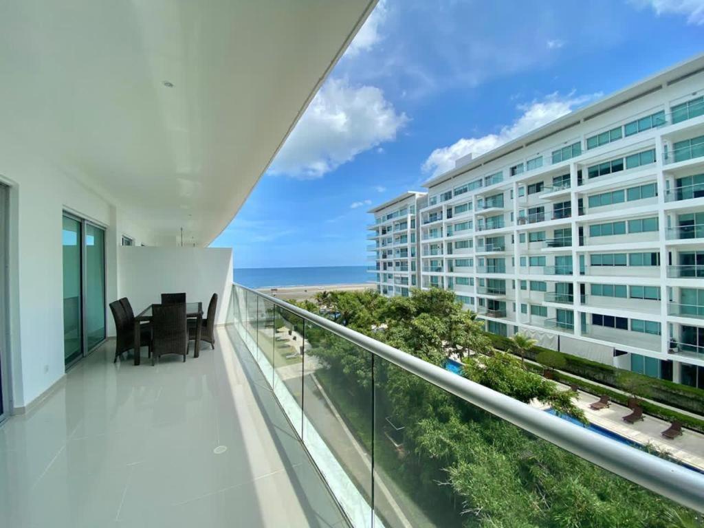 Apartamento Morros Flamingo Beach - Livin Colombia *