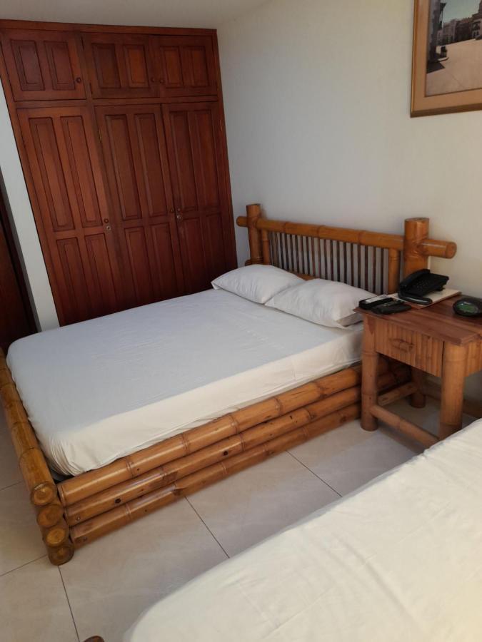 Airport Bed and breakfast 3*