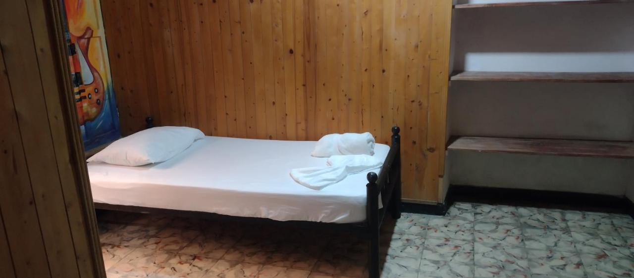 Mamabella Hostal *
