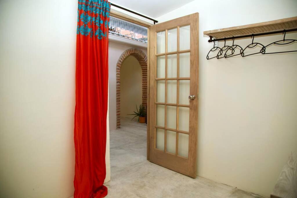 Great Location ! 4 Bedroom In The Heart Of Сasa de vacaciones Cartagena