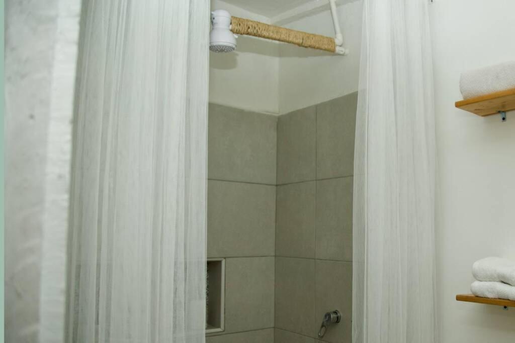 Great Location ! 4 Bedroom In The Heart Of Сasa de vacaciones *