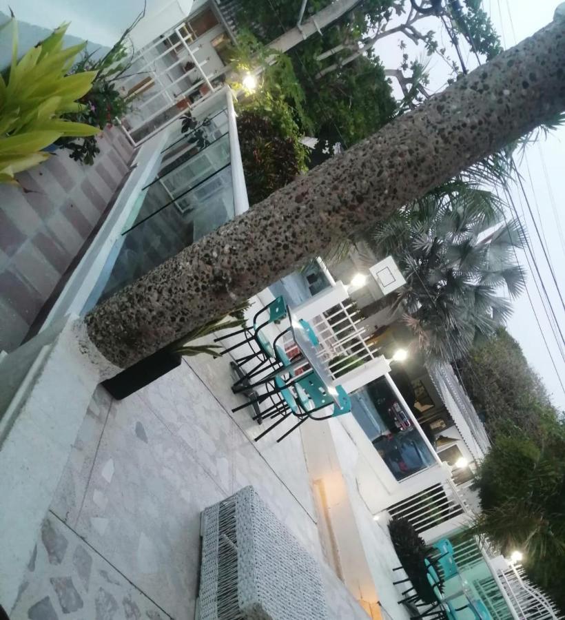 Airport Bed and breakfast Cartagena