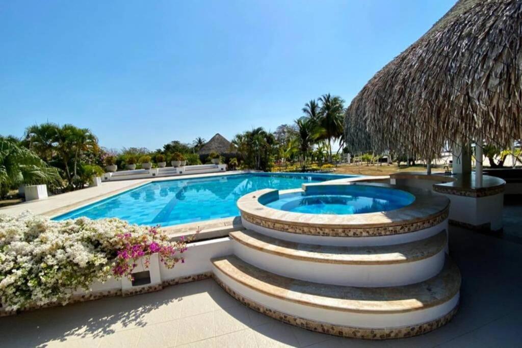 Camatajua Baru House, Casa Con Playa En Isla Baru *